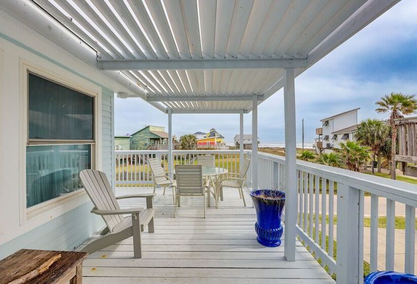 Steps To Beach: Galveston Vacation Rental!