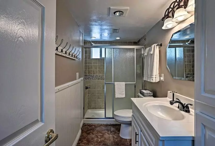 Hot Tub & Mtn Views: Peaceful Big Bear Home!