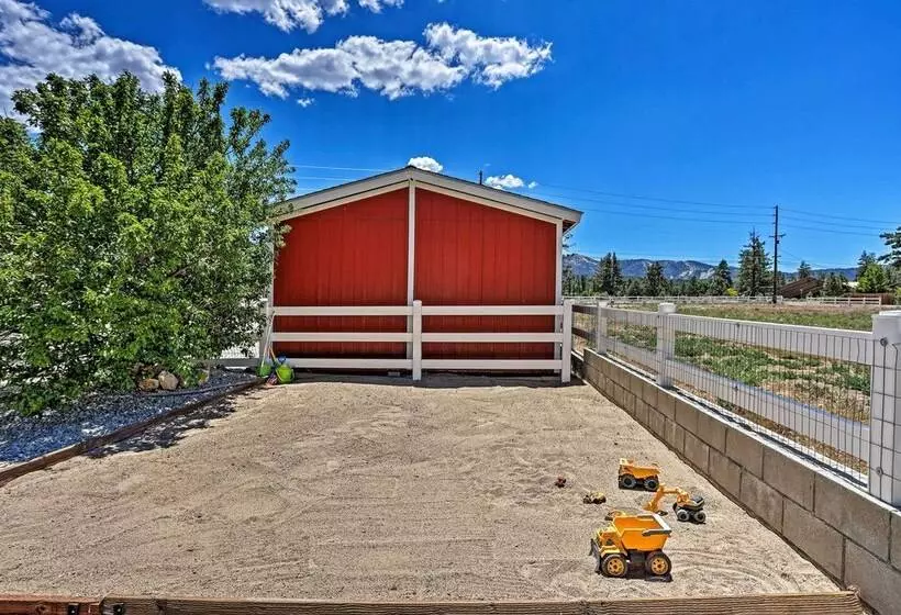 Hot Tub & Mtn Views: Peaceful Big Bear Home!
