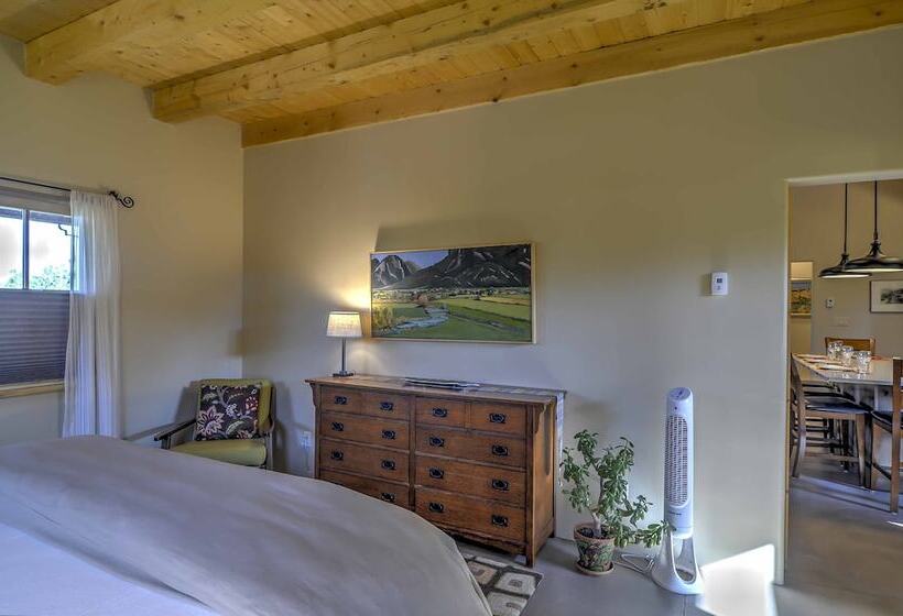 Hidden Santa Fe Gem   Nestled In Tesuque Hills!