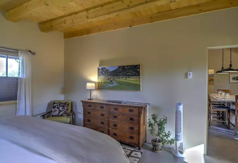 Hidden Santa Fe Gem   Nestled In Tesuque Hills!