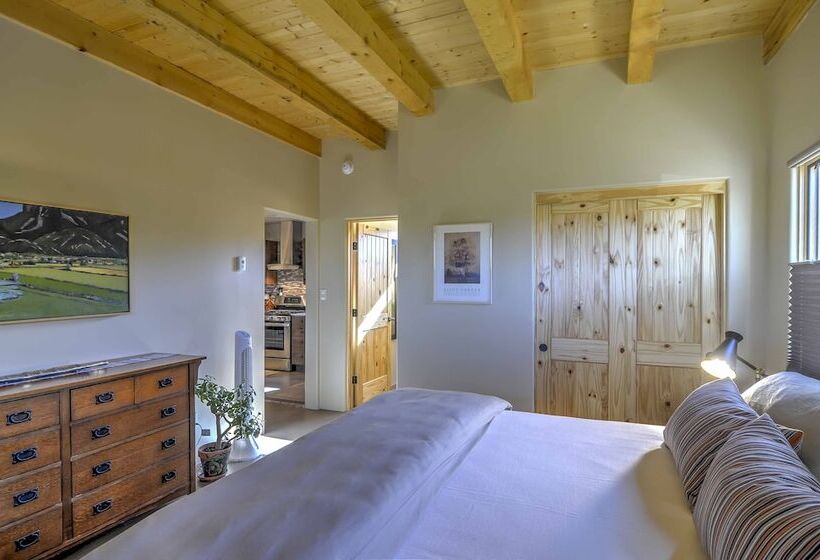 Hidden Santa Fe Gem   Nestled In Tesuque Hills!