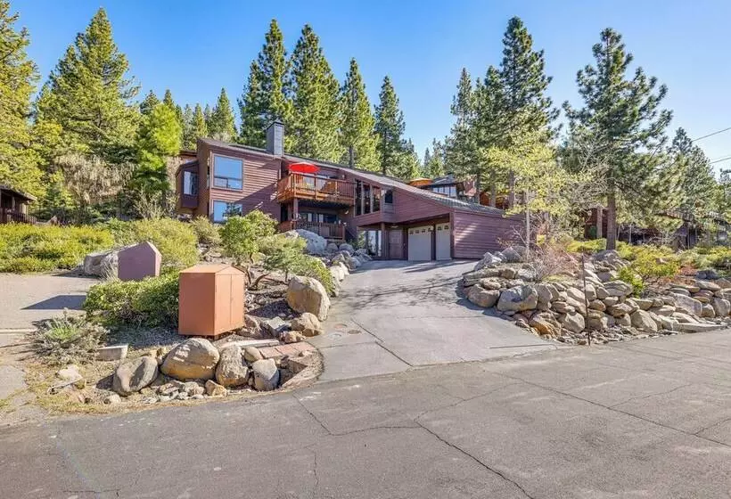 Lake Tahoe Home W/ Hot Tub: 10 Mi To Palisades Ski