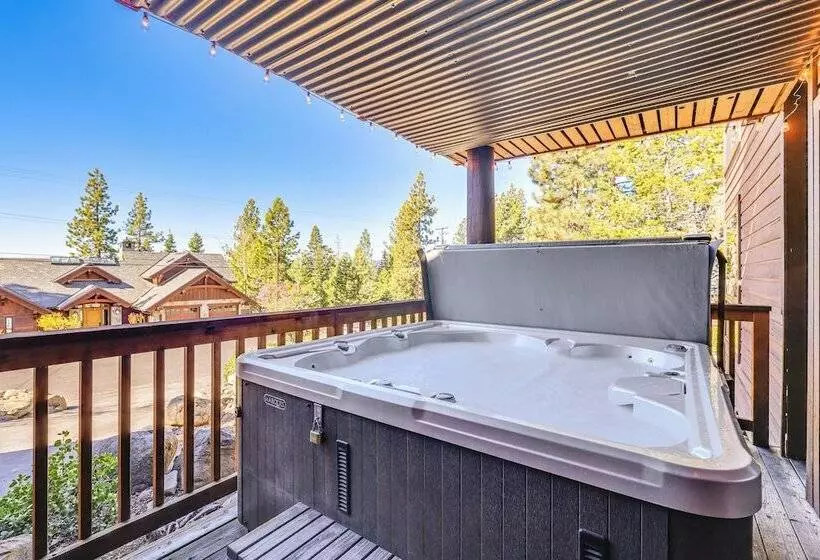 Lake Tahoe Home W/ Hot Tub: 10 Mi To Palisades Ski