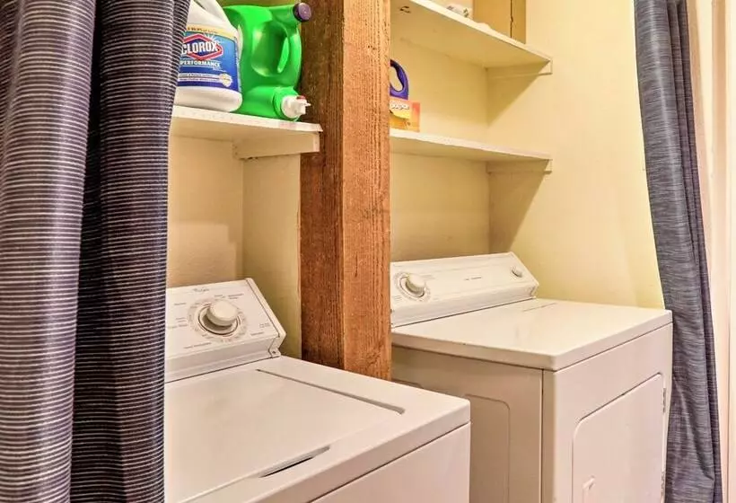 Lake Tahoe Home W/ Hot Tub: 10 Mi To Palisades Ski