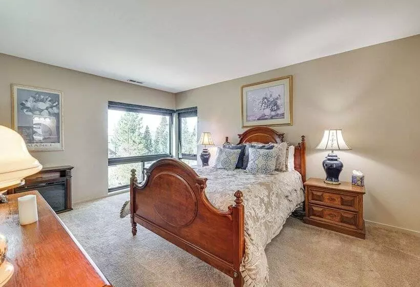 Lake Tahoe Home W/ Hot Tub: 10 Mi To Palisades Ski