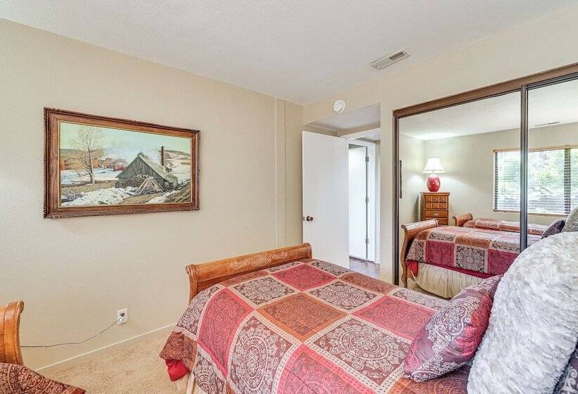 Lake Tahoe Home W/ Hot Tub: 10 Mi To Palisades Ski