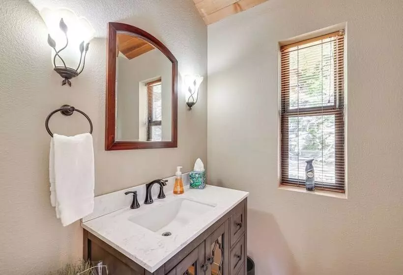 Lake Tahoe Home W/ Hot Tub: 10 Mi To Palisades Ski