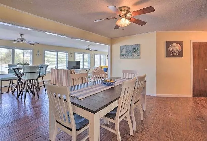 Lakefront Abode W/ Dock ~ 15 Mi To Talladega!