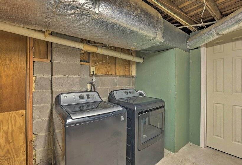 Lakefront Abode W/ Dock ~ 15 Mi To Talladega!