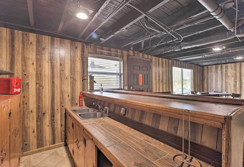 Lakefront Abode W/ Dock ~ 15 Mi To Talladega!