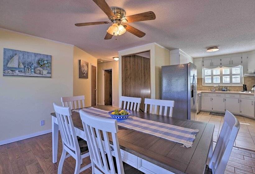 Lakefront Abode W/ Dock ~ 15 Mi To Talladega!