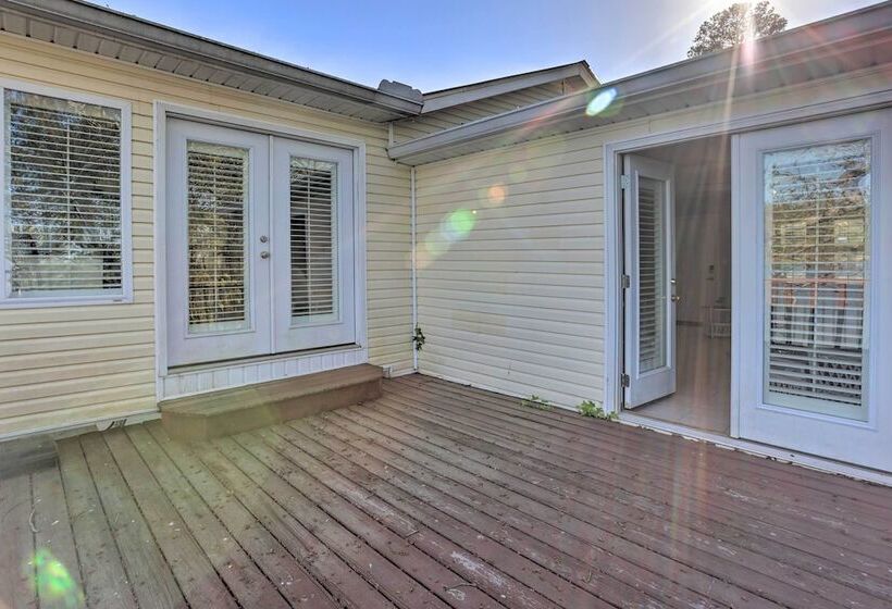 Lakefront Abode W/ Dock ~ 15 Mi To Talladega!