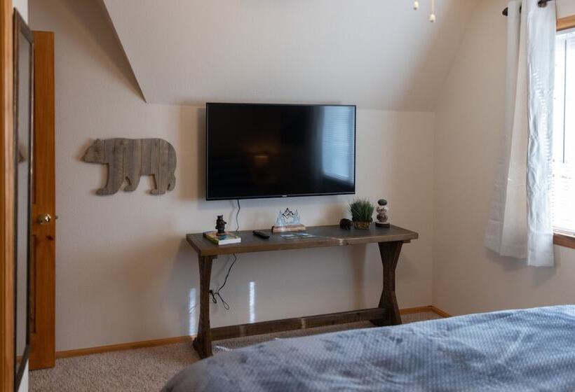 Lazy Bear Lodge  In Florissant W/ Mountain Views!