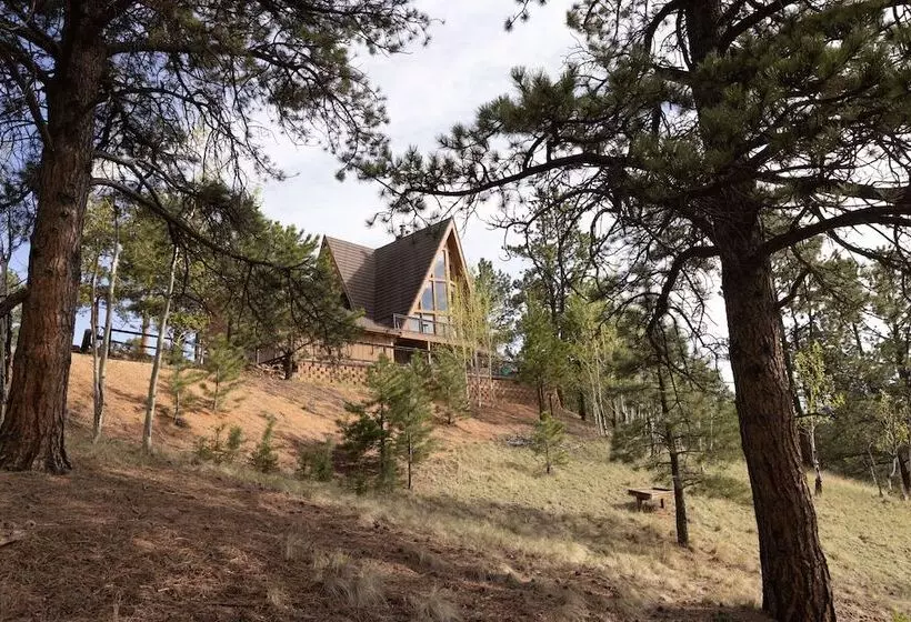 Lazy Bear Lodge  In Florissant W/ Mountain Views!