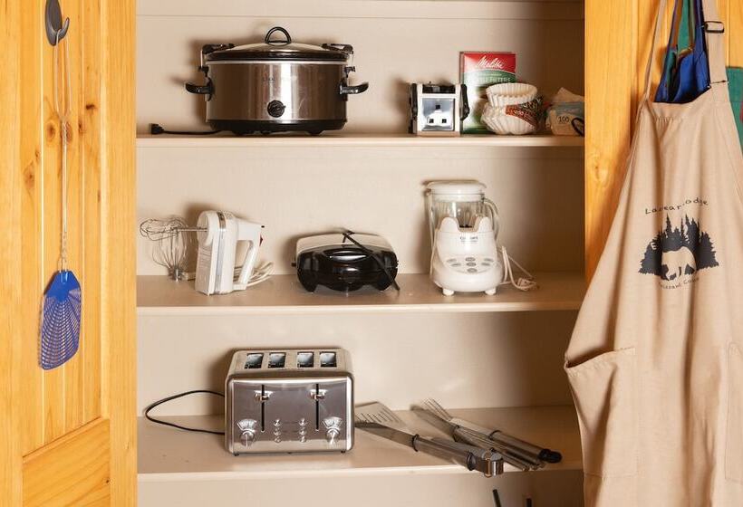 Lazy Bear Lodge  In Florissant W/ Mountain Views!