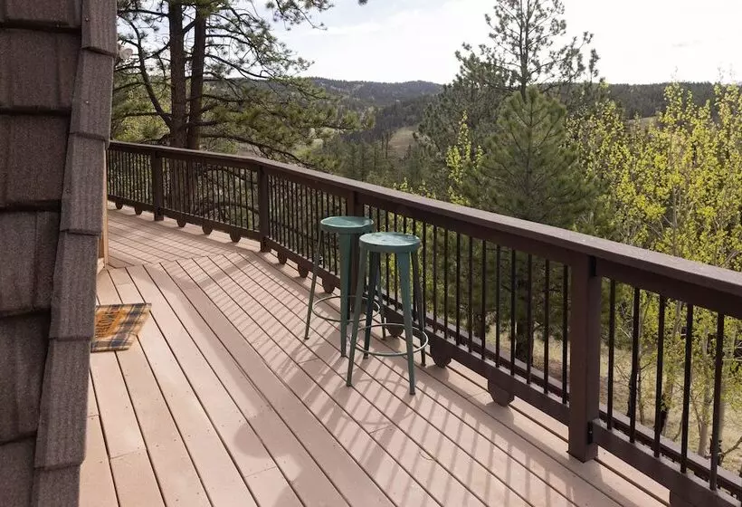 Lazy Bear Lodge  In Florissant W/ Mountain Views!