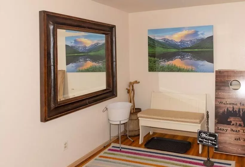 Lazy Bear Lodge  In Florissant W/ Mountain Views!