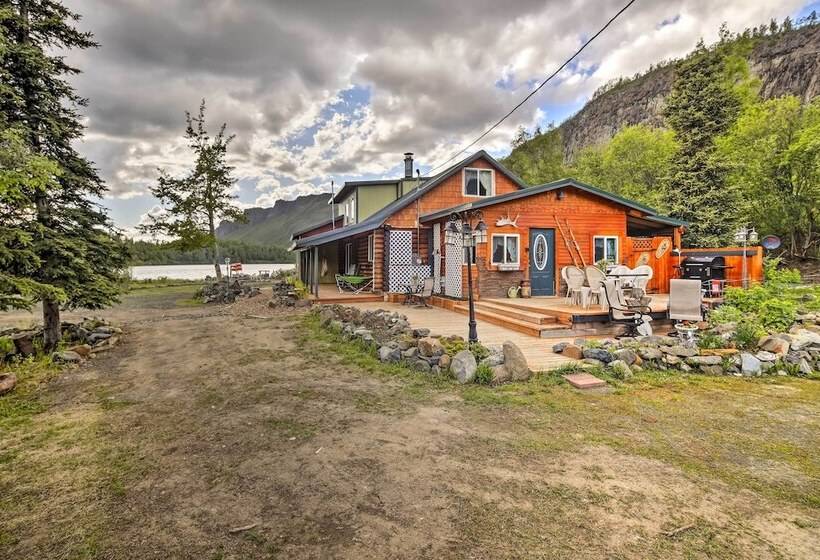 Lodge 88    Steps To Weiner Lake W/ Dock & Boat!