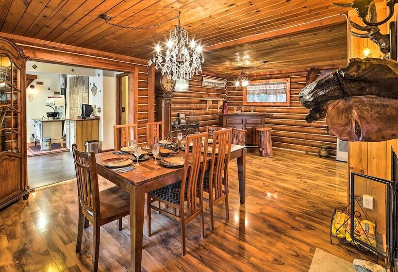 Lodge 88    Steps To Weiner Lake W/ Dock & Boat!