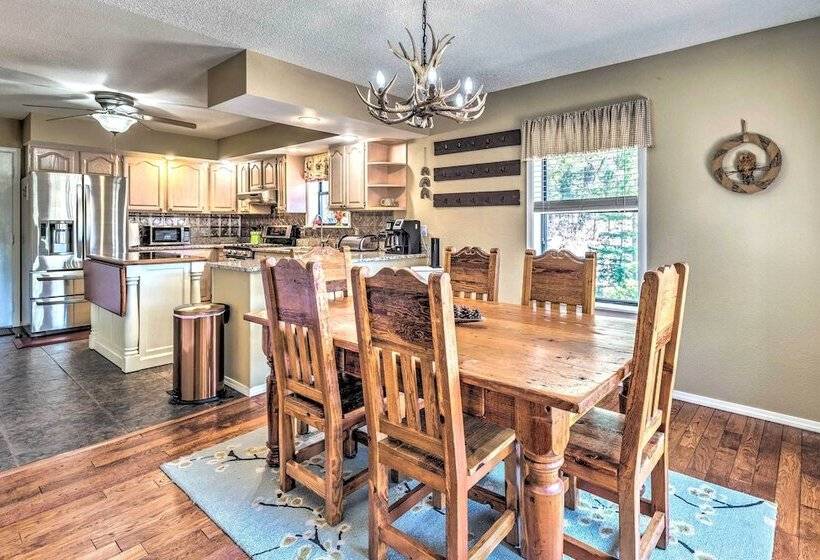 Cloudcroft Escape W/ Forest Views!