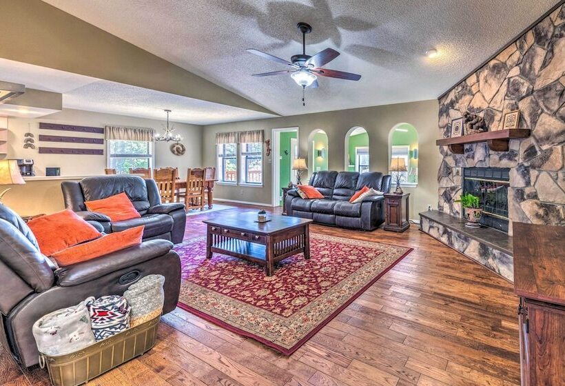 Cloudcroft Escape W/ Forest Views!