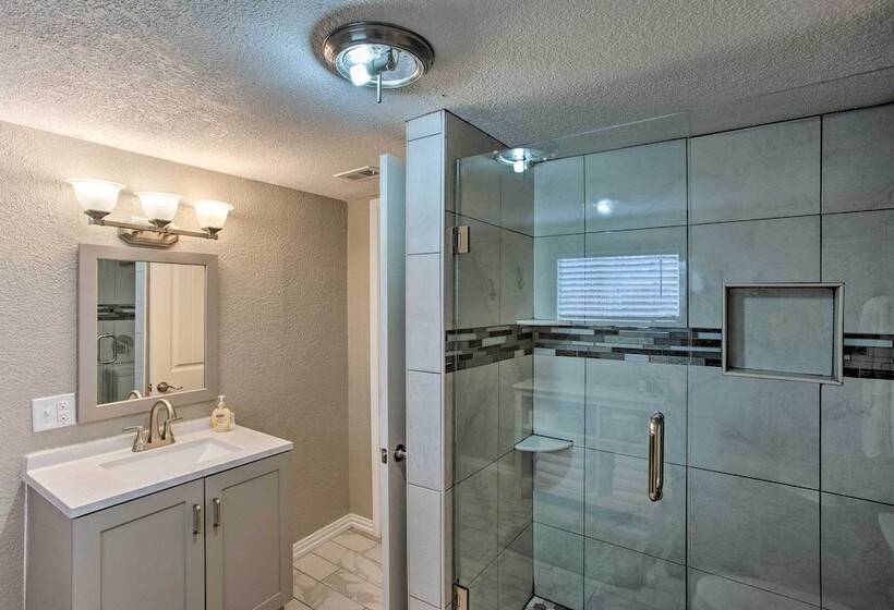 Walk To At&t Stadium: Arlington Home W/ Yard!