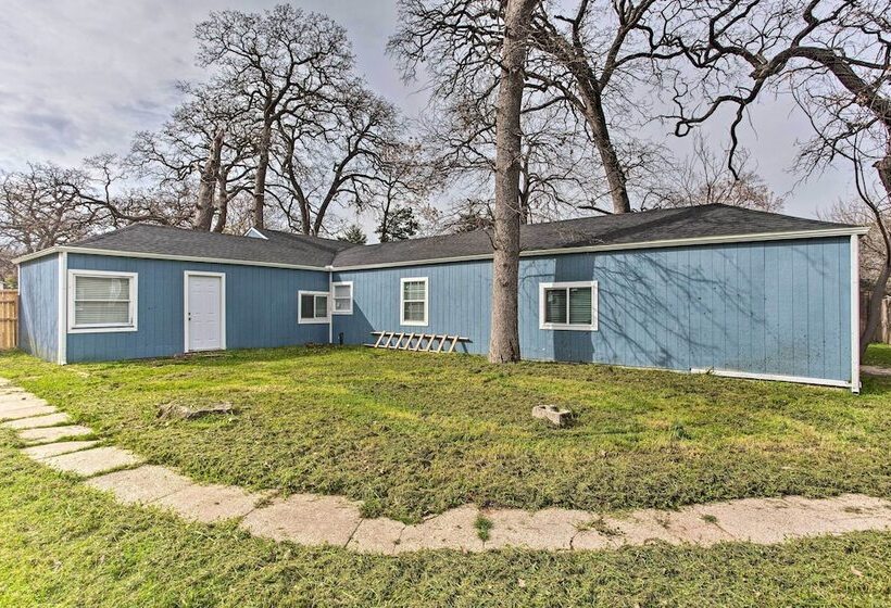 Walk To At&t Stadium: Arlington Home W/ Yard!