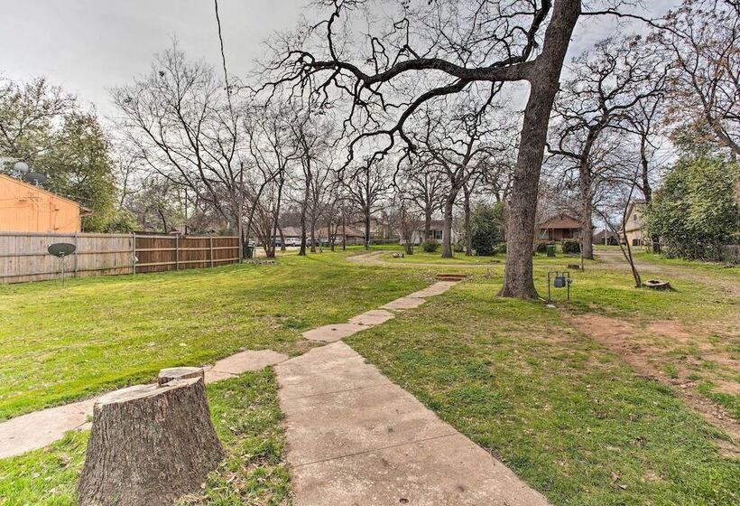 Walk To At&t Stadium: Arlington Home W/ Yard!