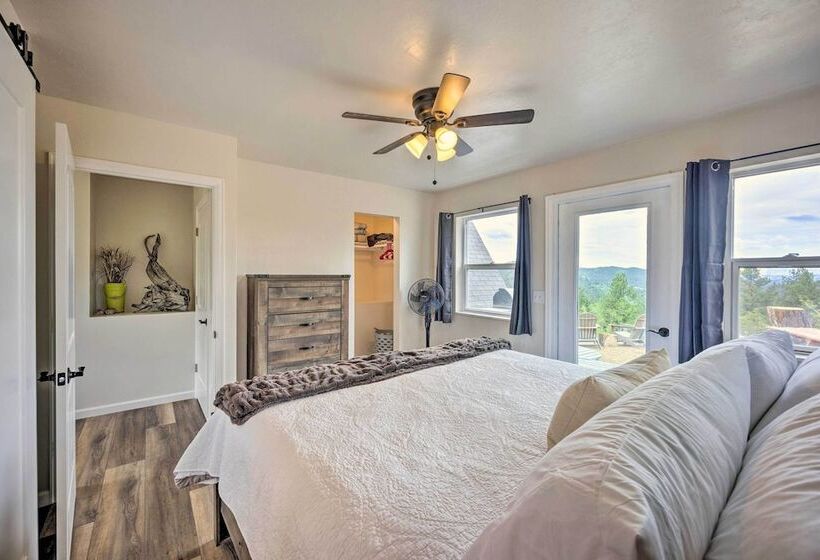 Modern Guffey A Frame Cabin: Grill, 38 Acres!