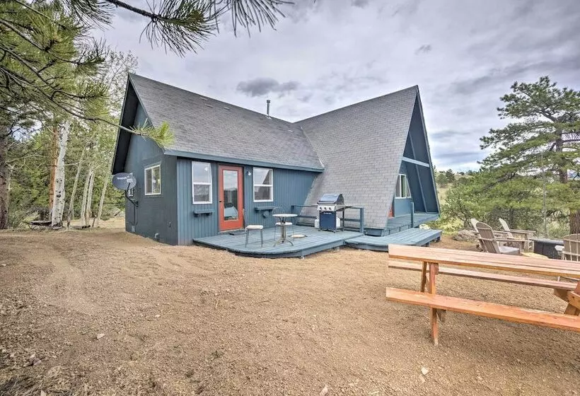 Modern Guffey A Frame Cabin: Grill, 38 Acres!