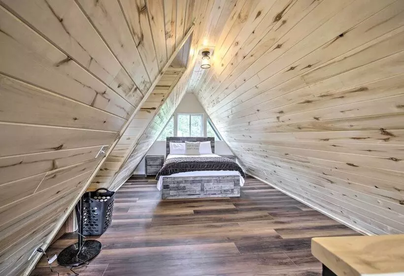 Modern Guffey A Frame Cabin: Grill, 38 Acres!
