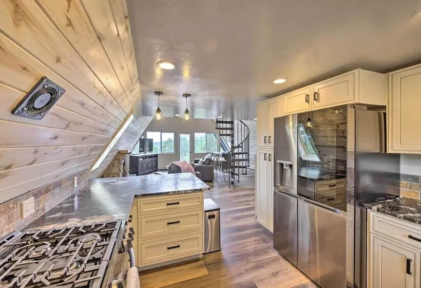 Modern Guffey A Frame Cabin: Grill, 38 Acres!