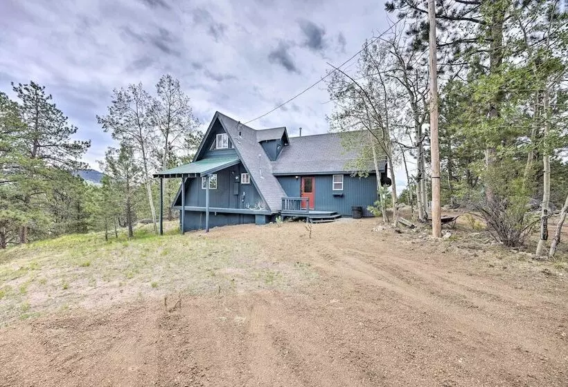 Modern Guffey A Frame Cabin: Grill, 38 Acres!