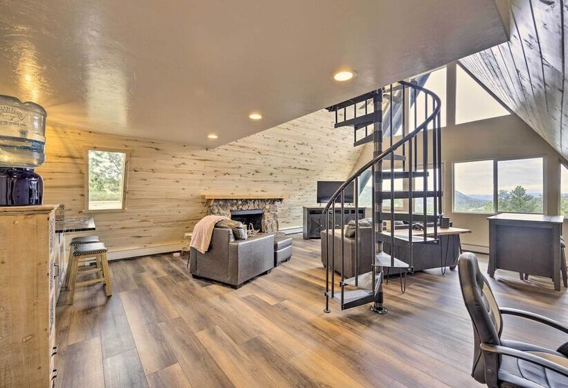 Modern Guffey A Frame Cabin: Grill, 38 Acres!