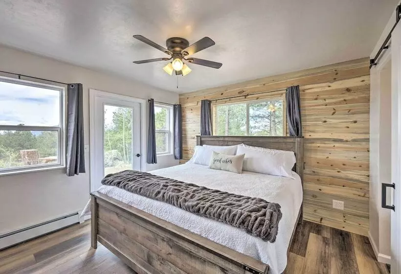 Modern Guffey A Frame Cabin: Grill, 38 Acres!