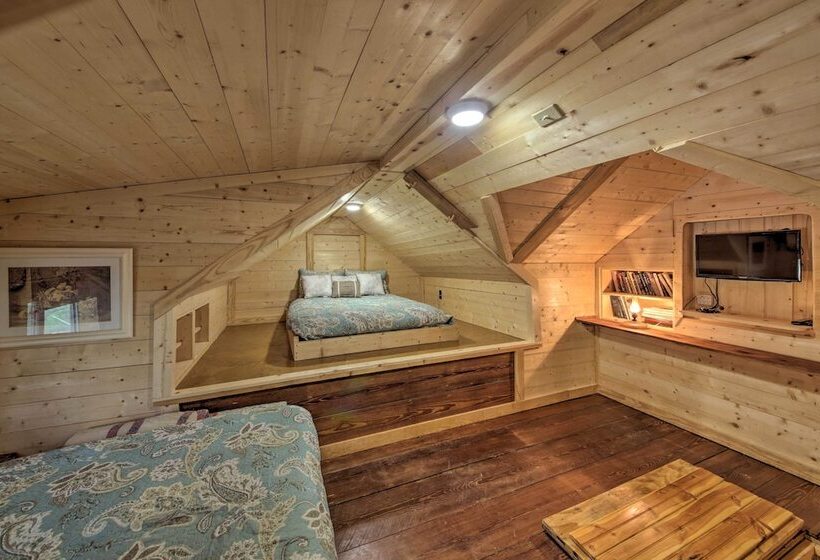 Home W/ Large Deck & Bbq Grill In New Braunfels