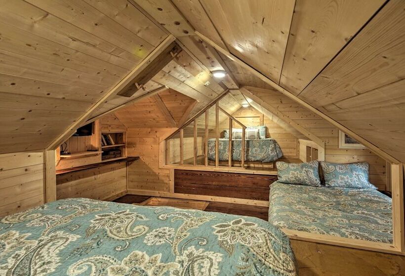 Home W/ Large Deck & Bbq Grill In New Braunfels