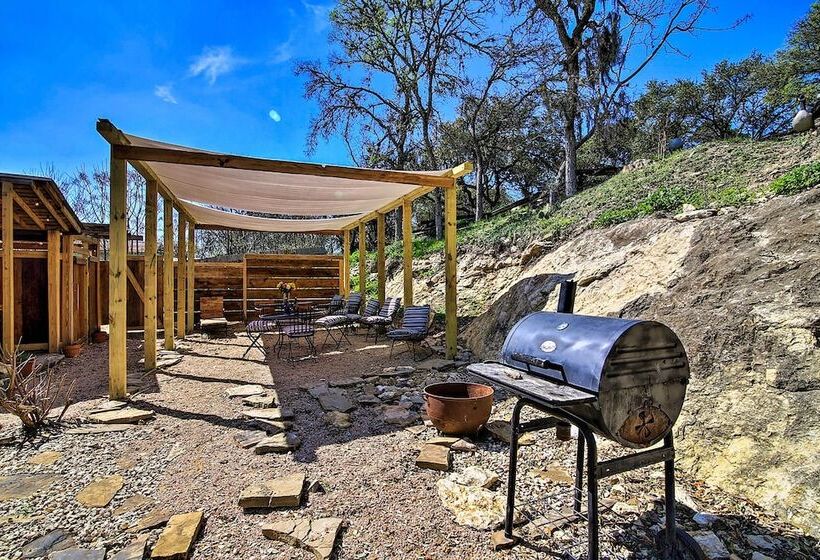 Home W/ Large Deck & Bbq Grill In New Braunfels