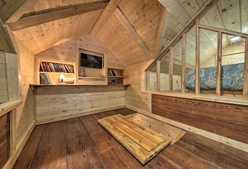 Home W/ Large Deck & Bbq Grill In New Braunfels