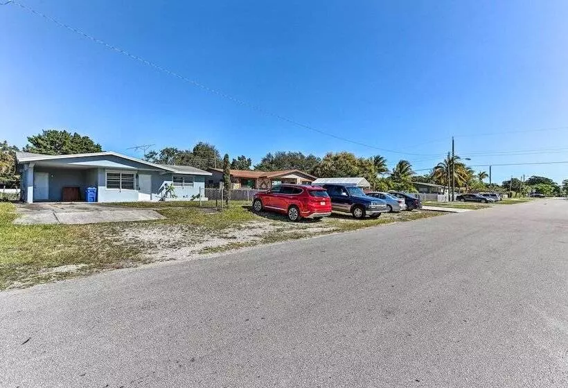 North Miami Beach Rental: Near Walking Park!