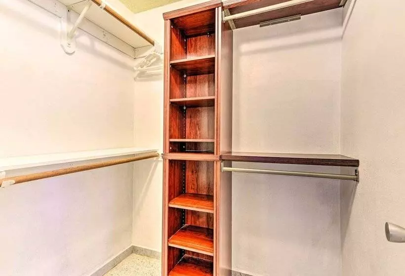 North Miami Beach Rental: Near Walking Park!