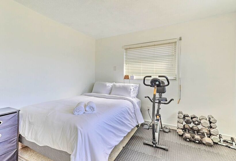 North Miami Beach Rental: Near Walking Park!