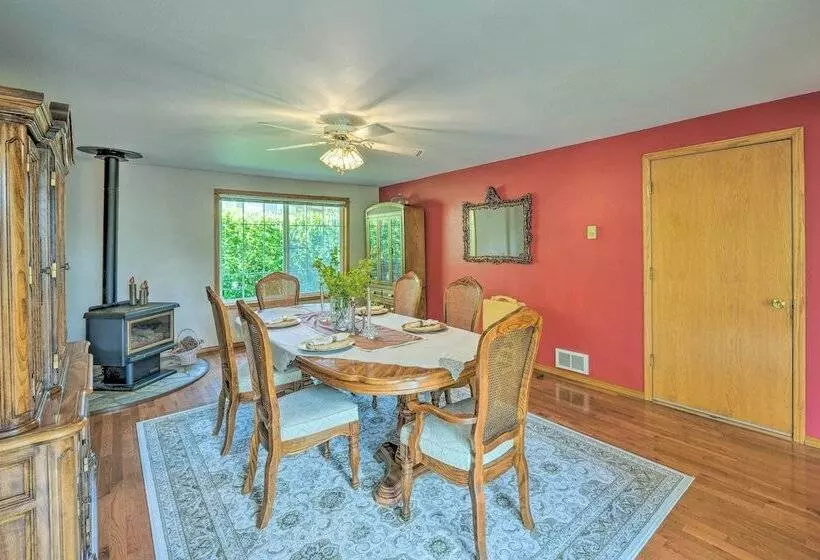 Oak Harbor Hideaway   5 Mi To Deception Pass!