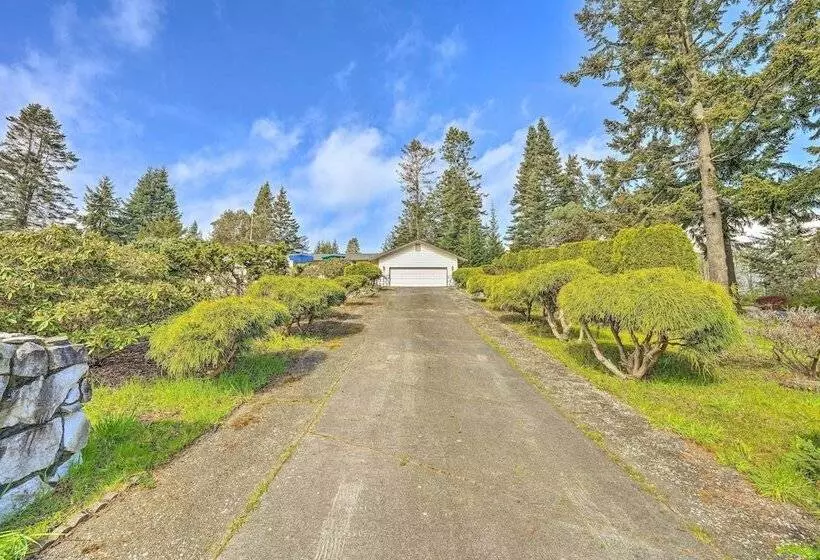 Oak Harbor Hideaway   5 Mi To Deception Pass!