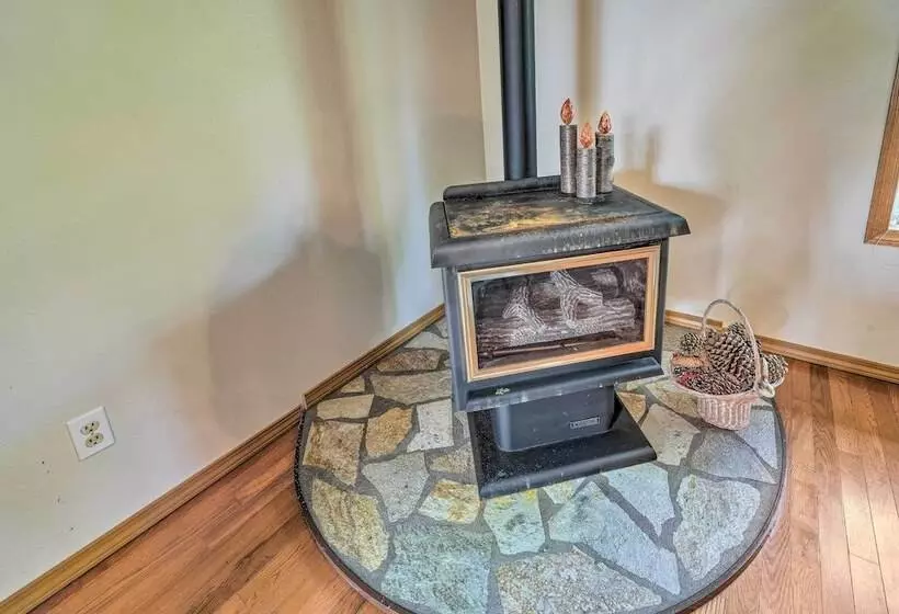 Oak Harbor Hideaway   5 Mi To Deception Pass!