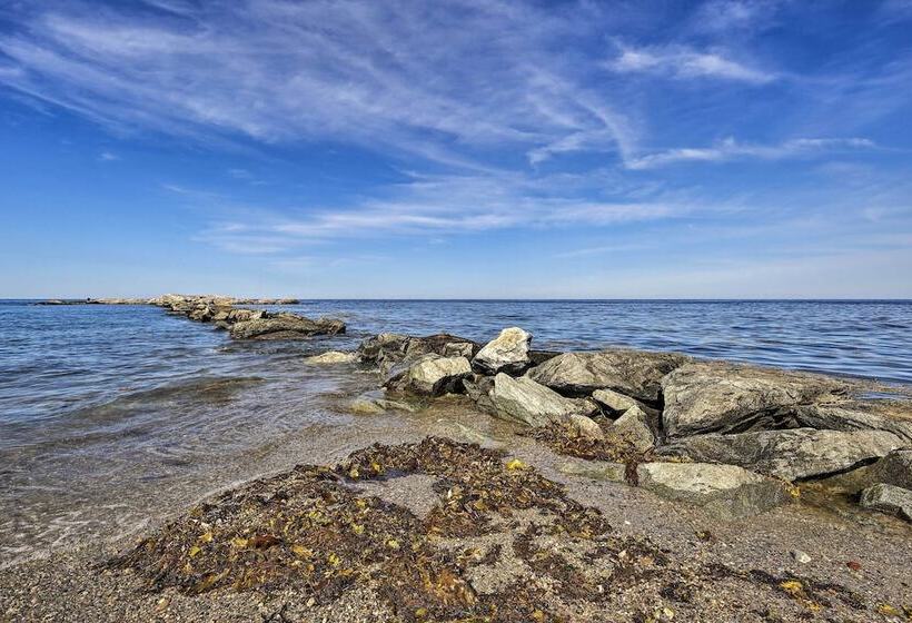 Oceanfront Cape Cod Home W/ Porch, Yard + Grill!