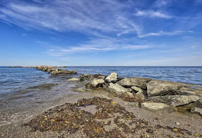 Oceanfront Cape Cod Home W/ Porch, Yard + Grill!