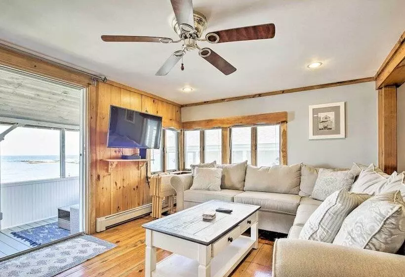 Oceanfront Cape Cod Home W/ Porch, Yard + Grill!