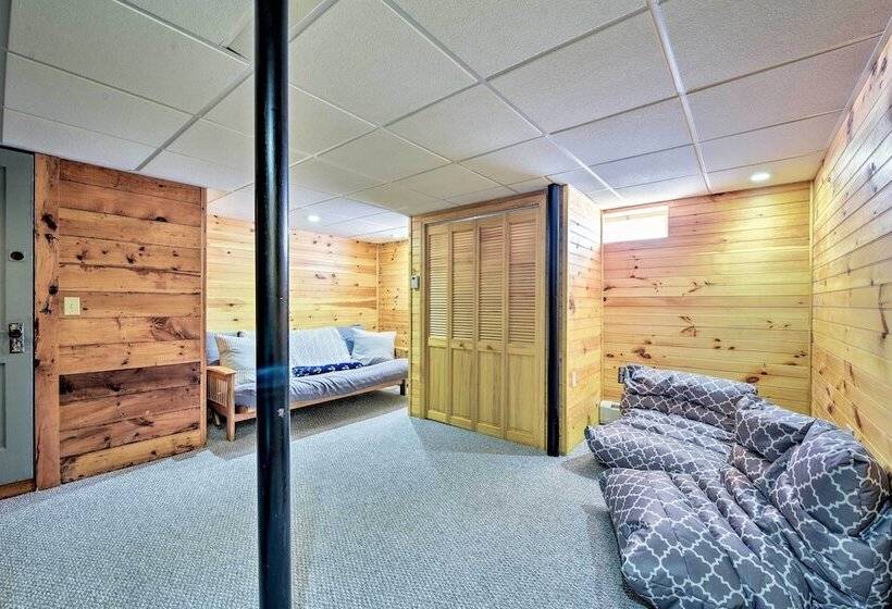 Oceanfront Cape Cod Home W/ Porch, Yard + Grill!